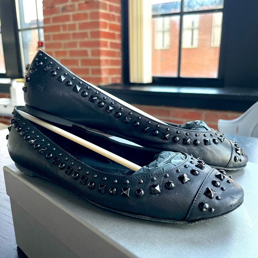 Alexander Mcqueen Black Nappa Leather Beaded And Studded Ballet Flats, Size 37